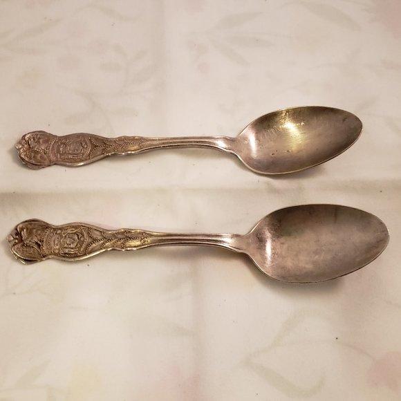 WM Rogers MFG Co Two Vintage WISCONSIN Souvenir Tea Spoons For Ward - Picture 3 of 4